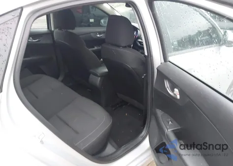 2021 Kia Forte Lxs z USA, uszkodzony, nr VIN 3KPF24AD4ME352976